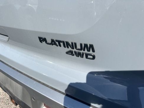 Used 2024 Nissan Pathfinder Platinum w/ Black Appearance Package image 7