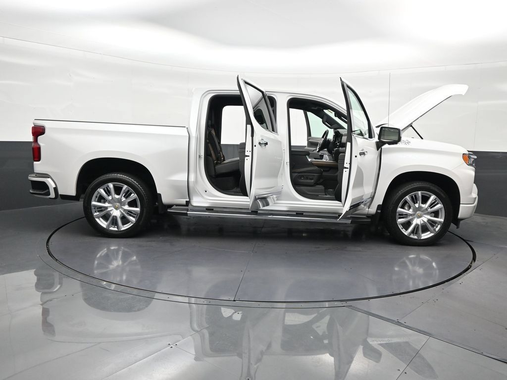 Used 2025 Chevrolet Silverado 1500 High Country w/ High Country Premium Package RWD image 32