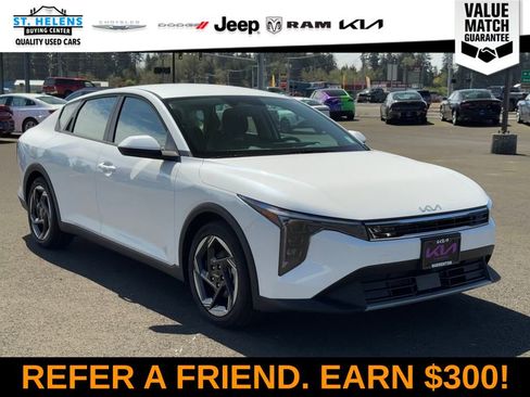 Used 2025 Kia K4 EX image 11