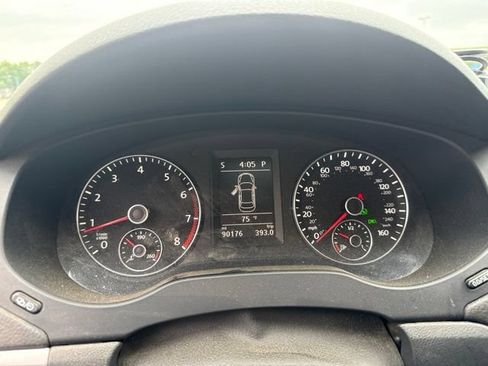 Used 2013 Volkswagen Jetta GLI FWD image 12