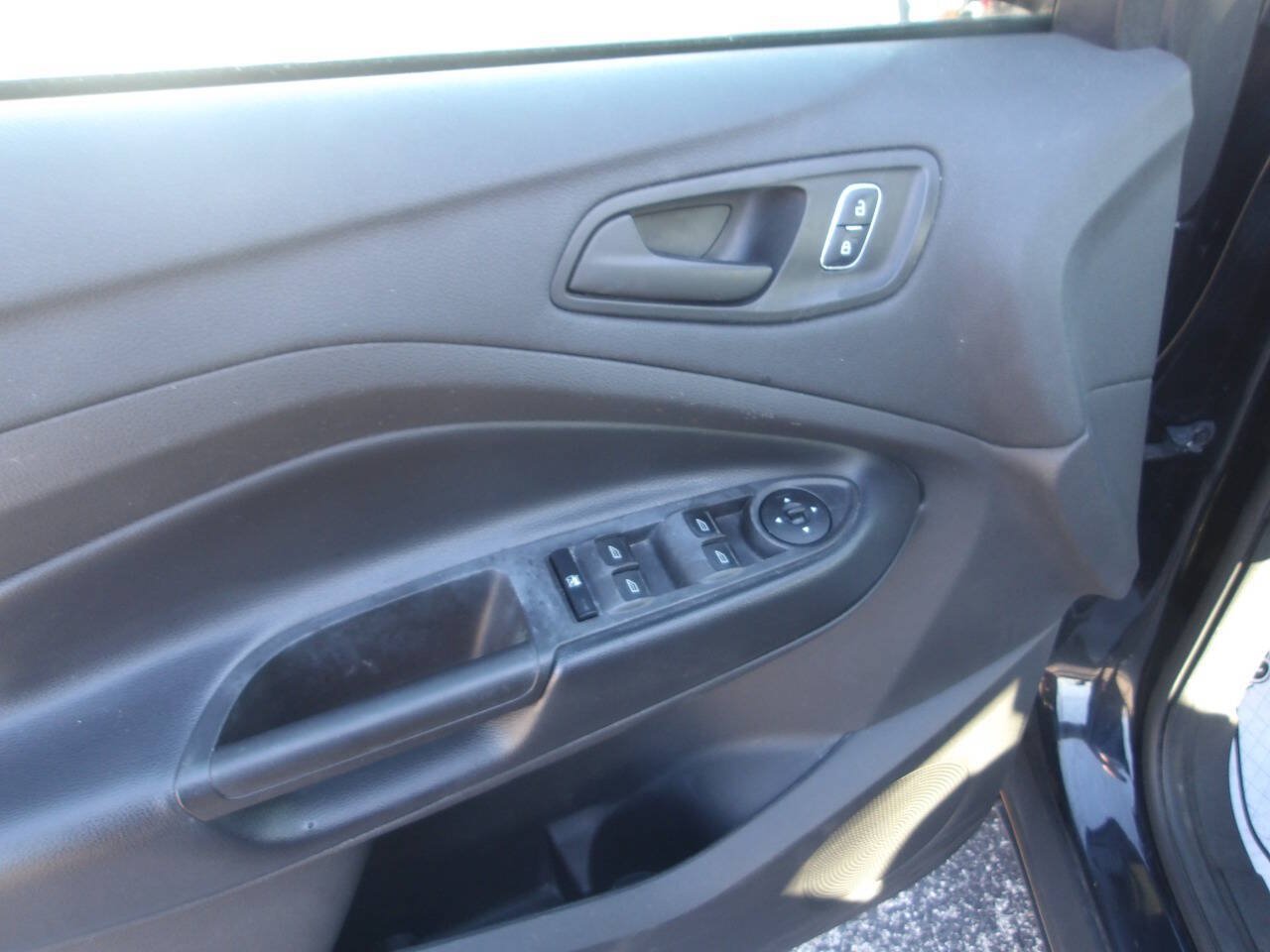 Used 2019 Ford Escape S FWD image 9
