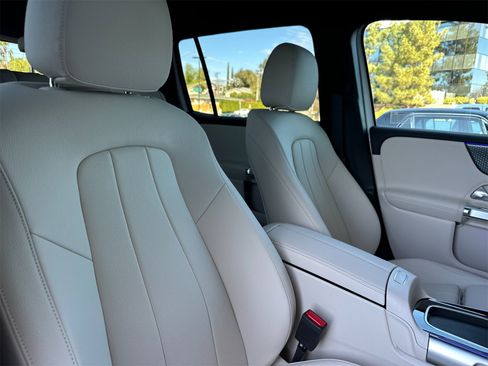 New 2025 Mercedes-Benz GLB 250 4MATIC image 17