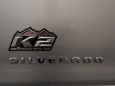 Used 2018 Chevrolet Silverado 1500 LT w/ All Star Edition image 9