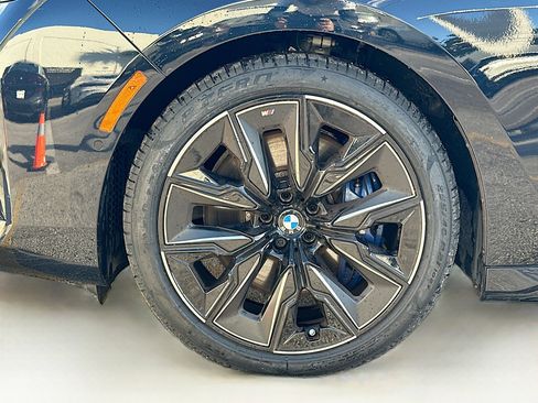 Used 2024 BMW 760i xDrive image 38