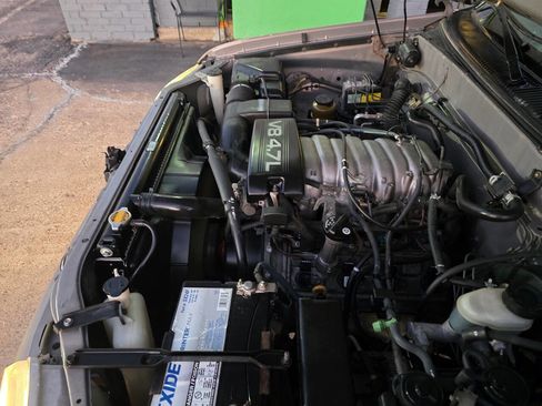 Used 2000 Toyota Tundra Limited image 48