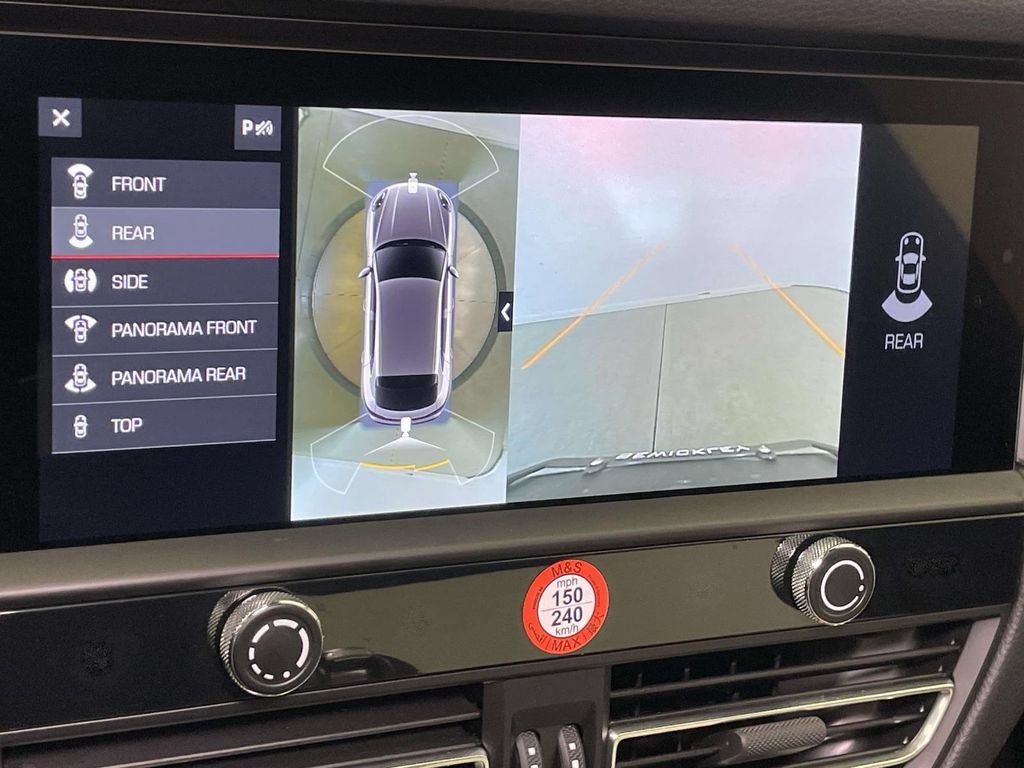 Certified 2026 Porsche Macan AWD/4WD image 32