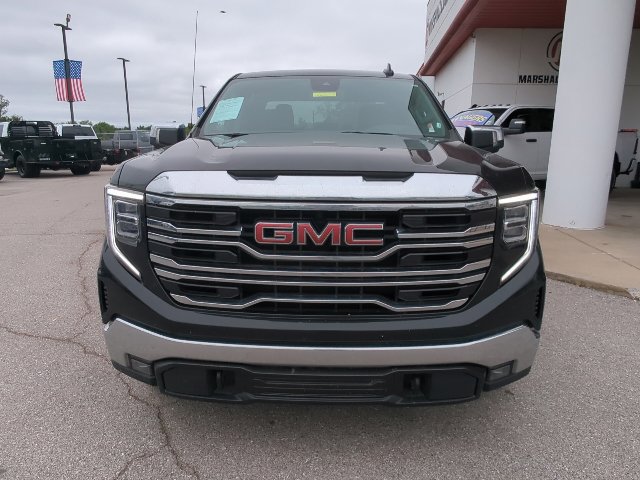 Used 2025 GMC Sierra 1500 SLT AWD/4WD image 4