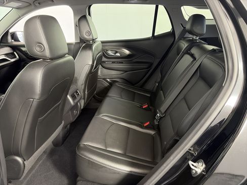 Used 2024 GMC Terrain SLT AWD/4WD image 7