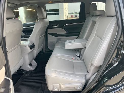 Used 2019 Toyota Highlander Limited w/ Protection Package #3 AWD/4WD image 40