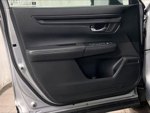 Used 2025 Honda CR-V EX image 9