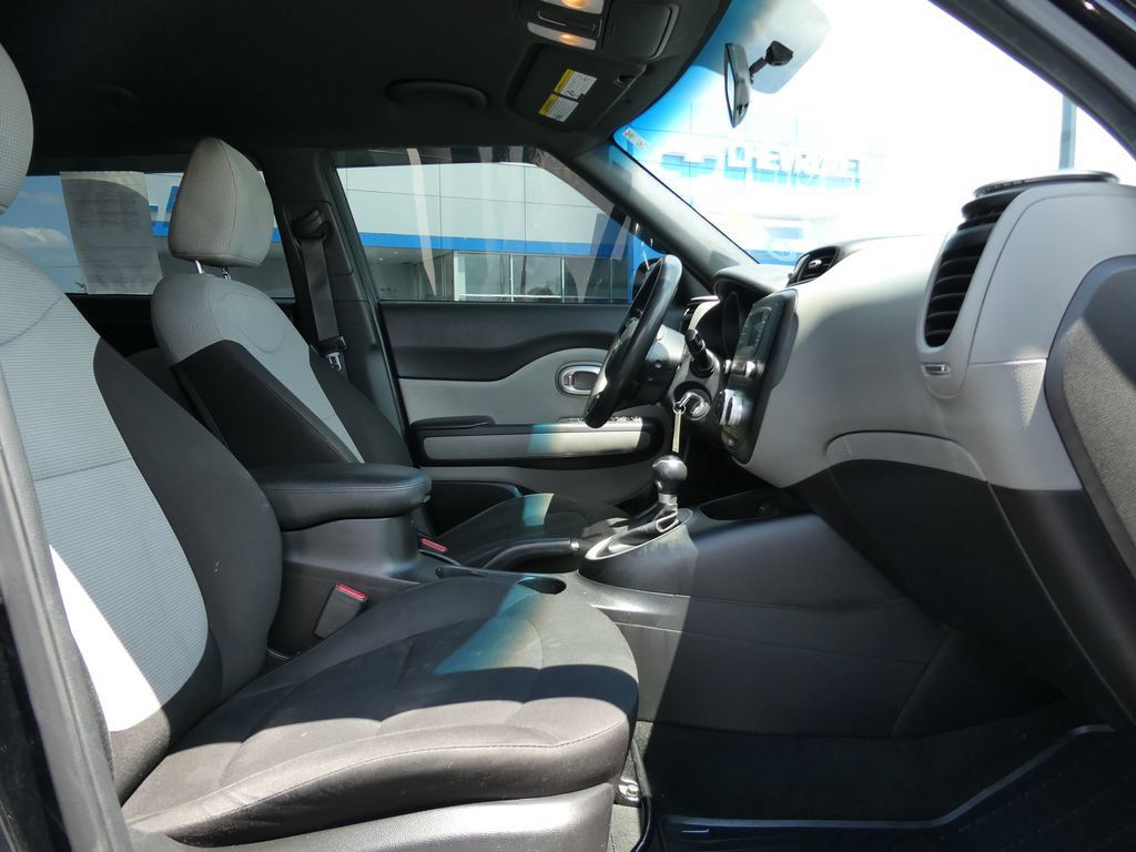Used 2016 Kia Soul FWD image 13
