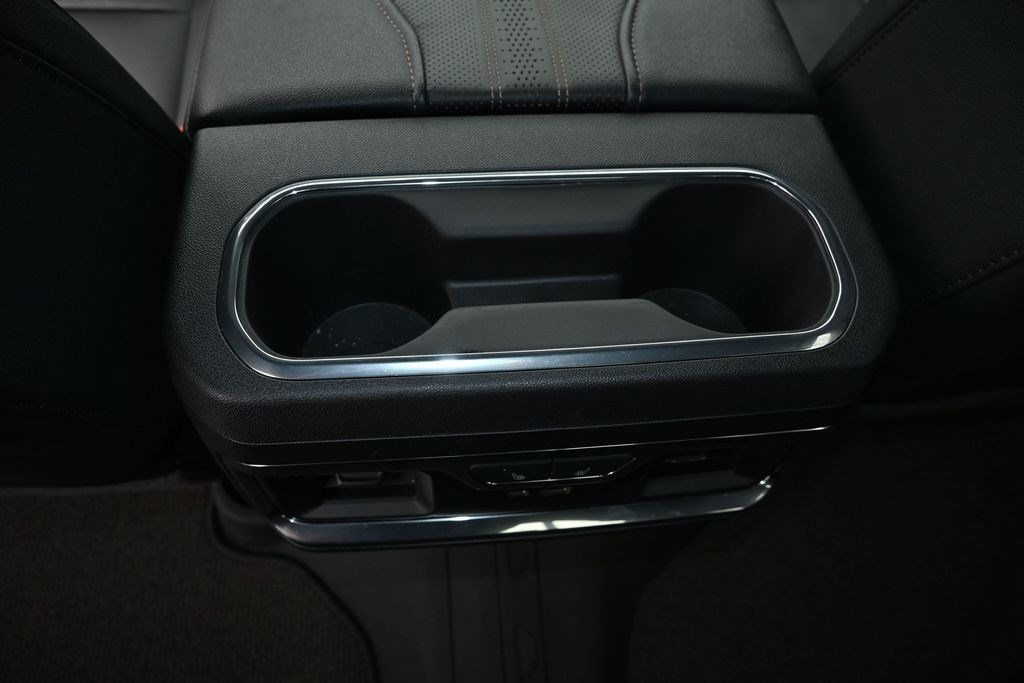 Used 2024 Chevrolet Silverado 2500 High Country w/ High Country Premium Package AWD/4WD image 20