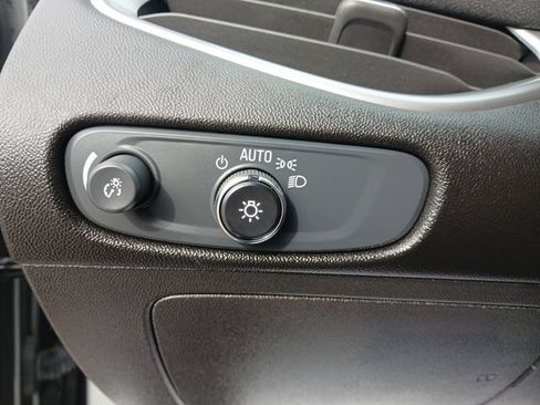 Used 2025 Chevrolet Malibu LS FWD image 18