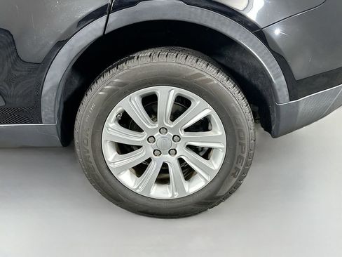 Used 2019 Land Rover Discovery Sport SE image 33