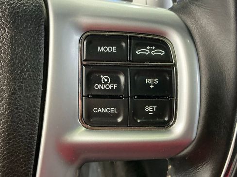 Used 2013 Chrysler 300 C Luxury Series w/ Light Group AWD/4WD image 41