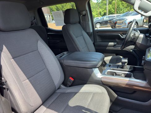 Used 2024 Chevrolet Silverado 1500 LT AWD/4WD image 14