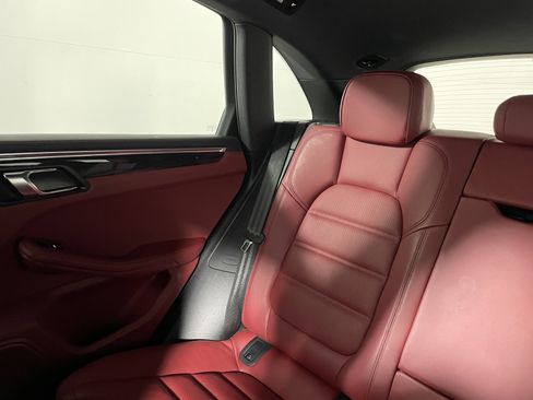 Used 2022 Porsche Macan S image 15