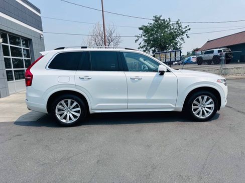 Used 2017 Volvo XC90 T6 Momentum w/ Vision Package AWD/4WD image 8