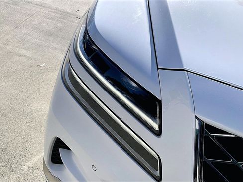 Used 2021 Genesis GV80 2.5T w/ Advanced Package 03 image 30