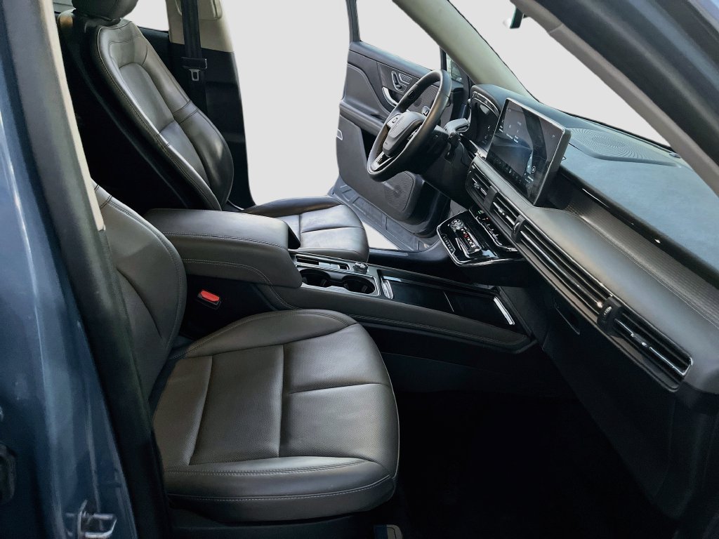 Used 2024 Lincoln Corsair AWD w/ Equipment Group 101A image 29
