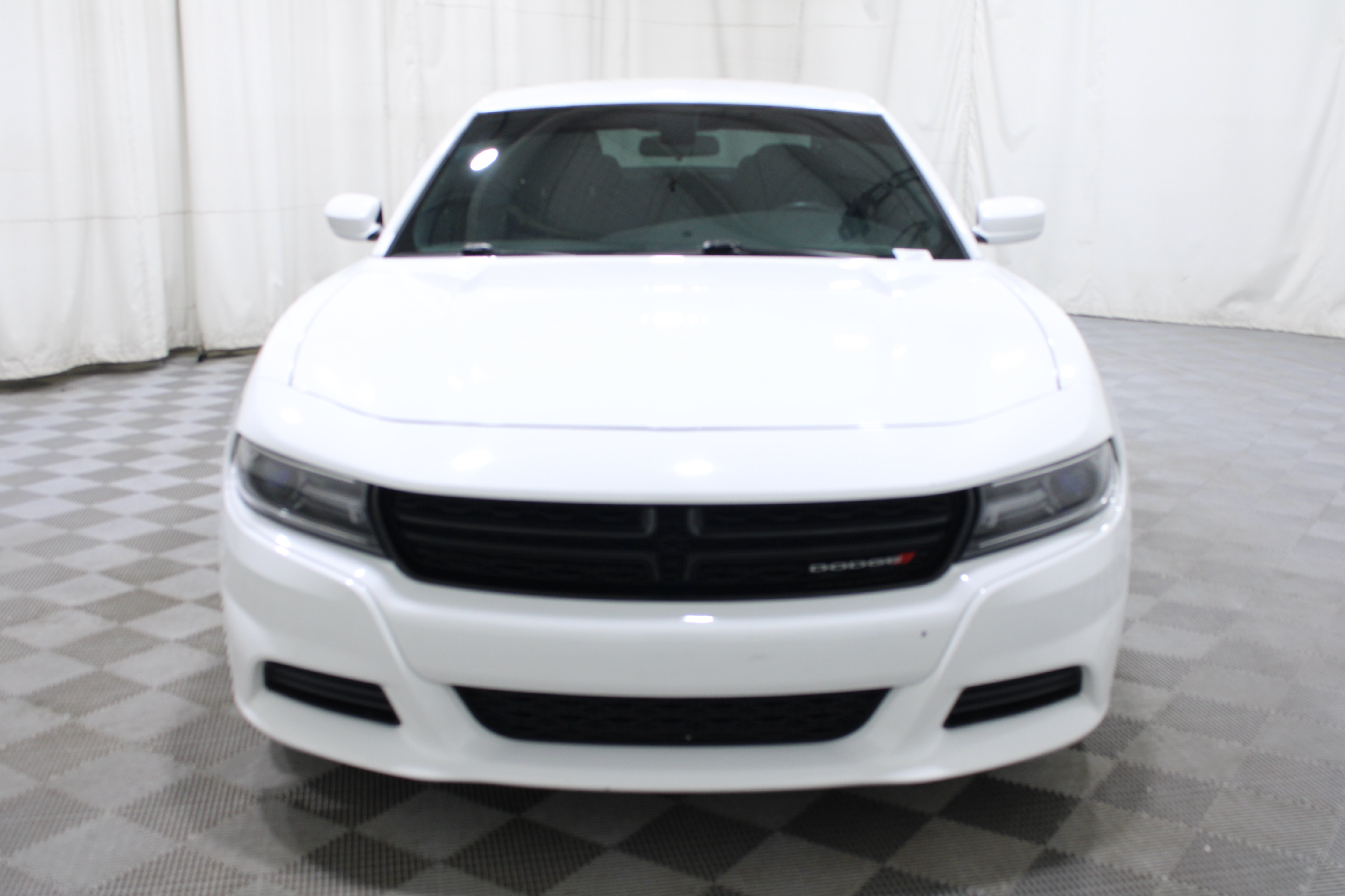 Used 2018 Dodge Charger SXT RWD image 28