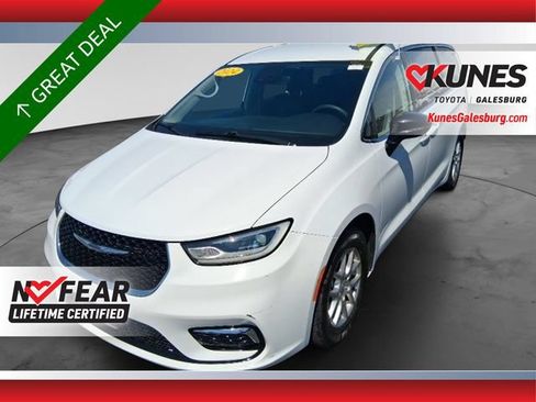 Used 2024 Chrysler Pacifica Touring-L FWD image 1