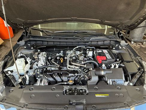 Used 2025 Nissan Altima 2.5 SV FWD image 32
