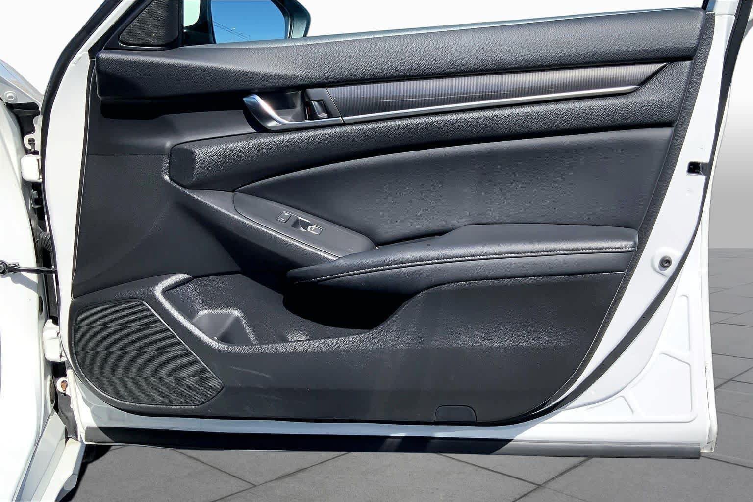 Used 2018 Honda Accord Sport image 26