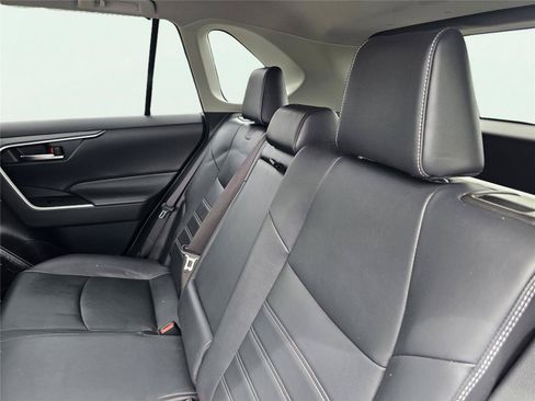 Used 2021 Toyota RAV4 XLE Premium AWD/4WD image 35