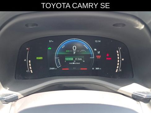 Used 2025 Toyota Camry SE w/ Convenience Package FWD image 29