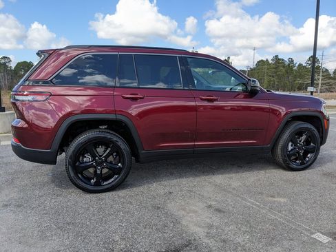 New 2026 Jeep Grand Cherokee Limited w/ Limited Altitude Package AWD/4WD image 22