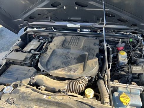 Used 2018 Jeep Wrangler Unlimited Sport S image 24