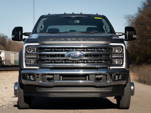 New 2026 Ford F550 F-550 Lariat image 2