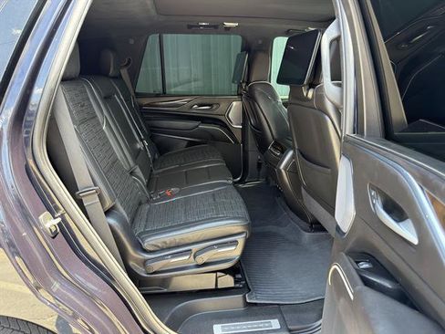 Used 2024 Cadillac Escalade Sport Platinum AWD/4WD image 23
