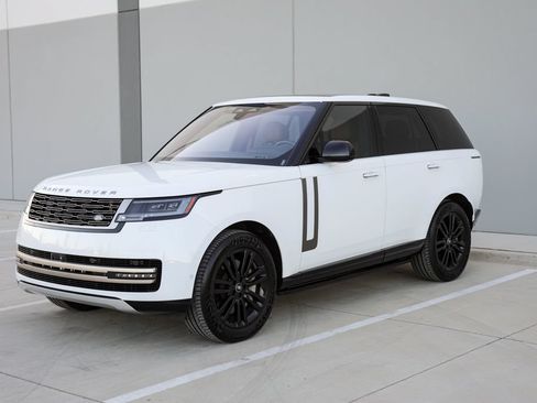Used 2023 Land Rover Range Rover SE AWD/4WD image 4