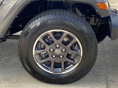 Used 2021 Jeep Gladiator Overland w/ Popular Equipment Package image 25