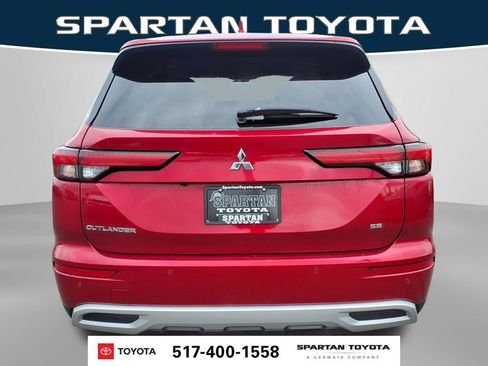Used 2024 Mitsubishi Outlander SE FWD image 7