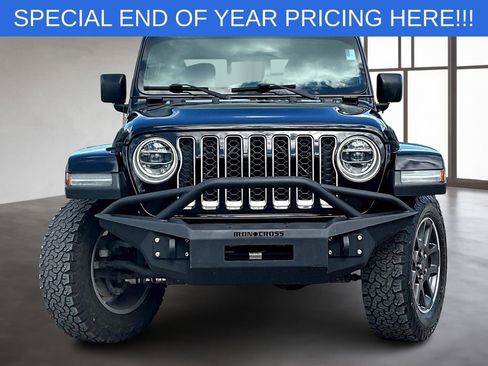 Used 2020 Jeep Gladiator Overland w/ LED Lighting Group image 2