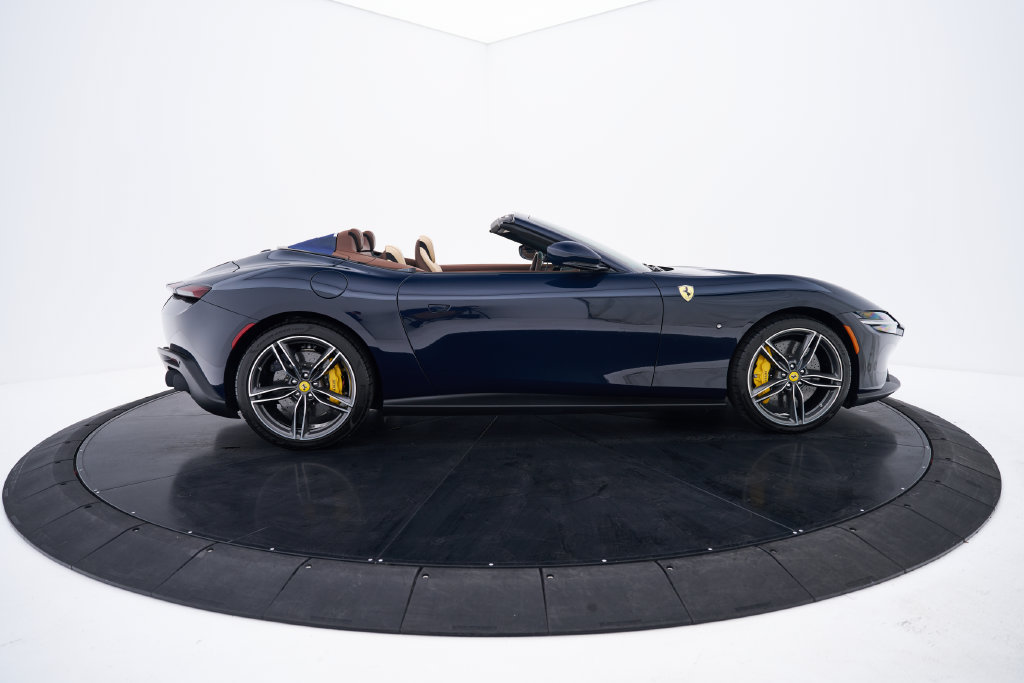Used 2025 Ferrari Roma Spider RWD image 27