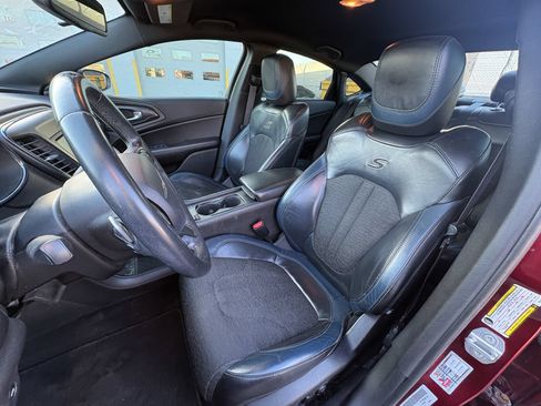 Used 2016 Chrysler 200 S FWD image 19