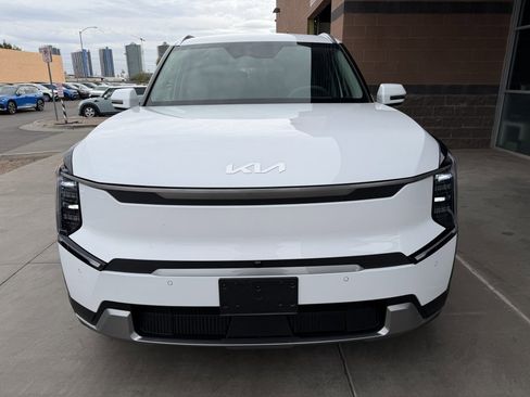 Used 2026 Kia EV9 Wind image 10