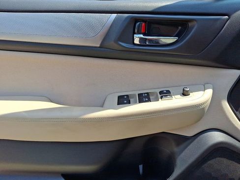 Used 2019 Subaru Outback 2.5i Premium image 17