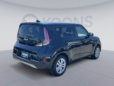 Used 2025 Kia Soul LX FWD image 16