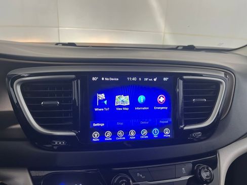 Used 2017 Chrysler Pacifica Touring-L image 69