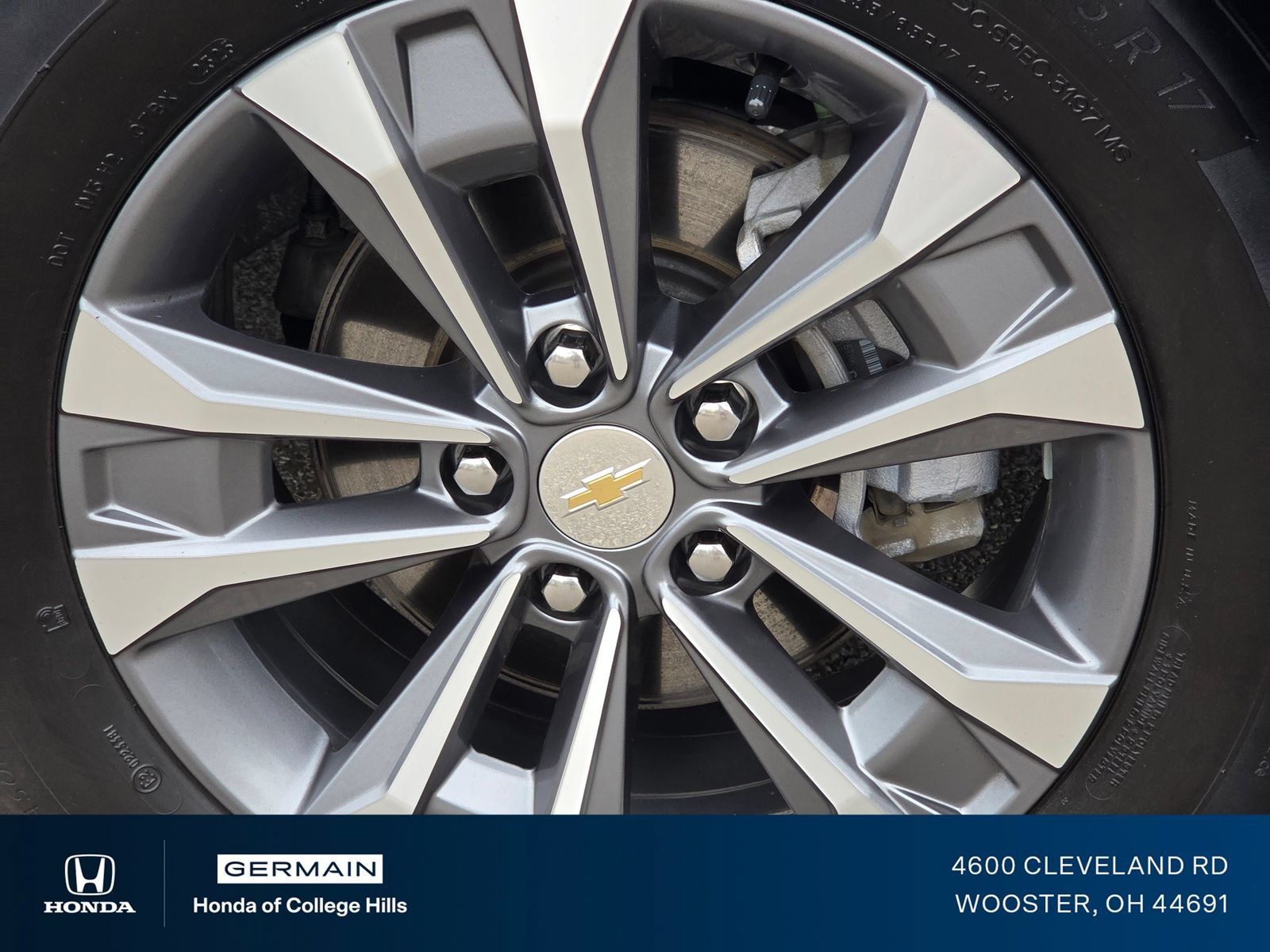Used 2025 Chevrolet Equinox LT AWD/4WD image 14