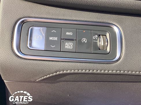Used 2025 Buick Enclave Avenir w/ Super Cruise Package AWD/4WD image 27