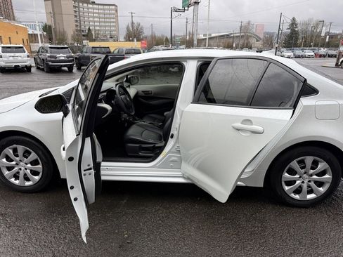 Certified 2022 Toyota Corolla LE image 15