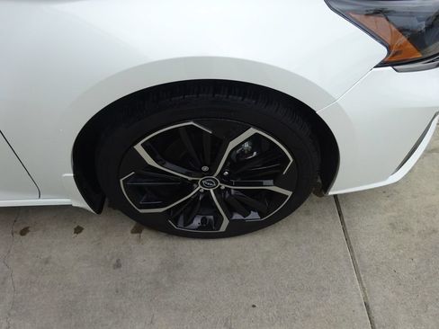 Used 2023 Nissan Altima 2.5 SR FWD image 10