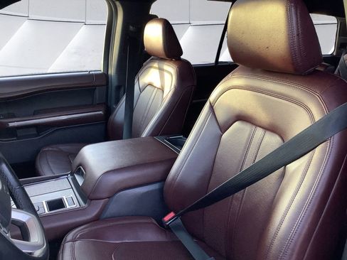Used 2024 Ford Expedition Limited image 8