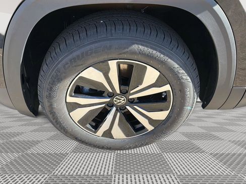 New 2026 Volkswagen Atlas SE image 9